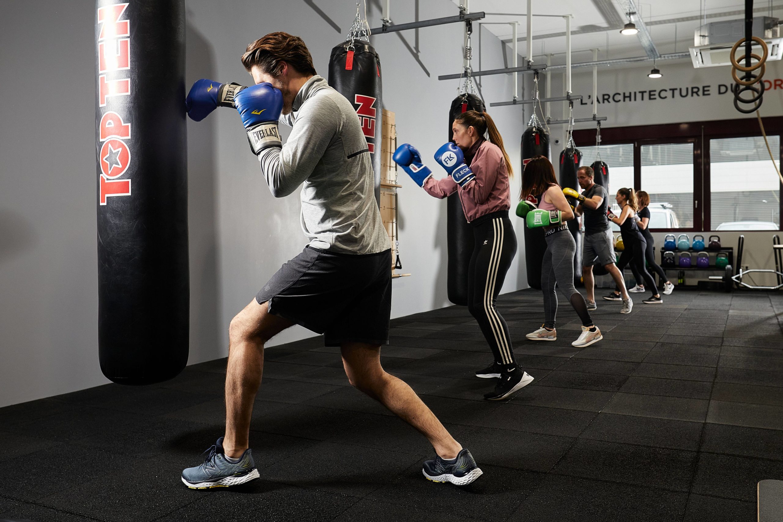 Entrainement sac de frappe débutant en Boxe 